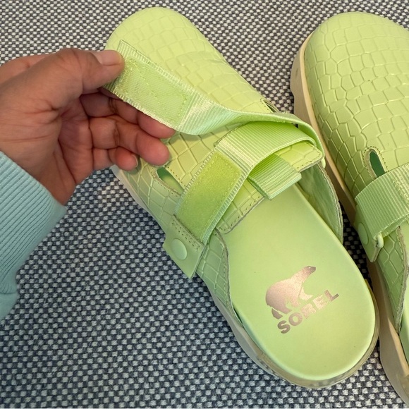 Sorel Women's Viibe Clog Slip-Ons - Luminous Lime, Honey White size 9/5 - Picture 6 of 10